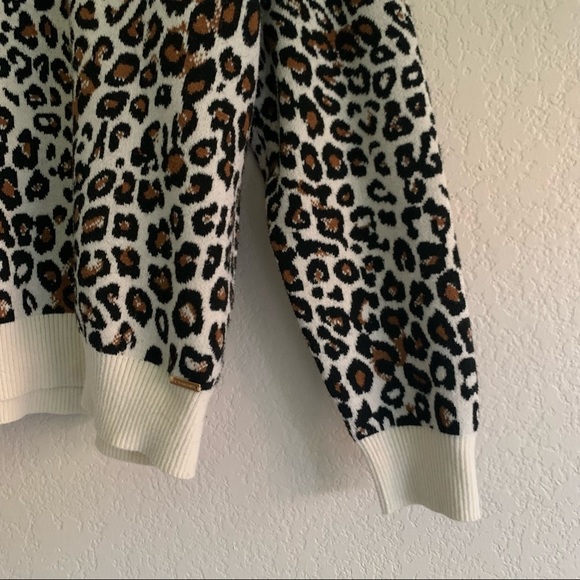Tahari Crewneck Animal Print Sweater - Picture 7 of 12